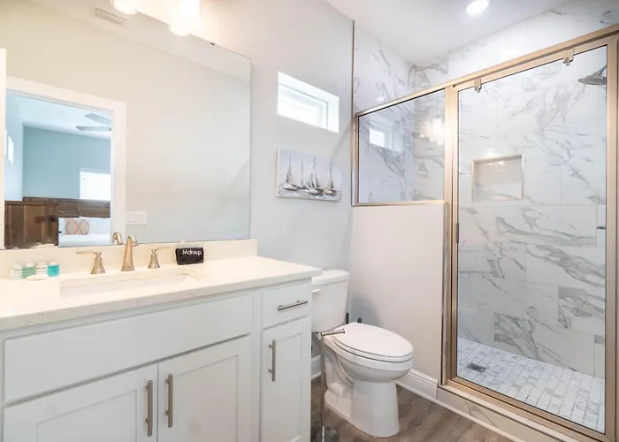 Urban Vista & Flat - Family Friendly, Downtown Holiday home *