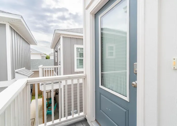 Urban Vista & Flat - Family Friendly, Downtown Holiday home Pensacola