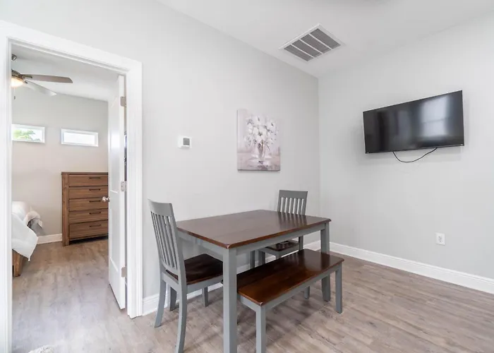 Holiday home Urban Vista & Flat - Family Friendly, Downtown *