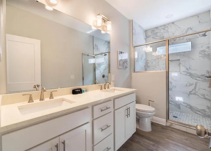 Urban Vista & Flat - Family Friendly, Downtown *