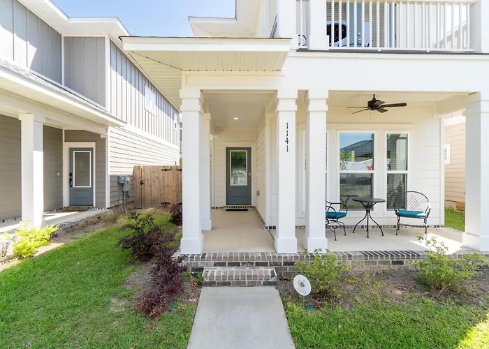 Urban Vista & Flat - Family Friendly, Downtown Pensacola