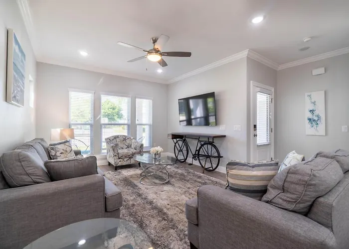 Urban Vista & Flat - Family Friendly, Downtown Holiday home