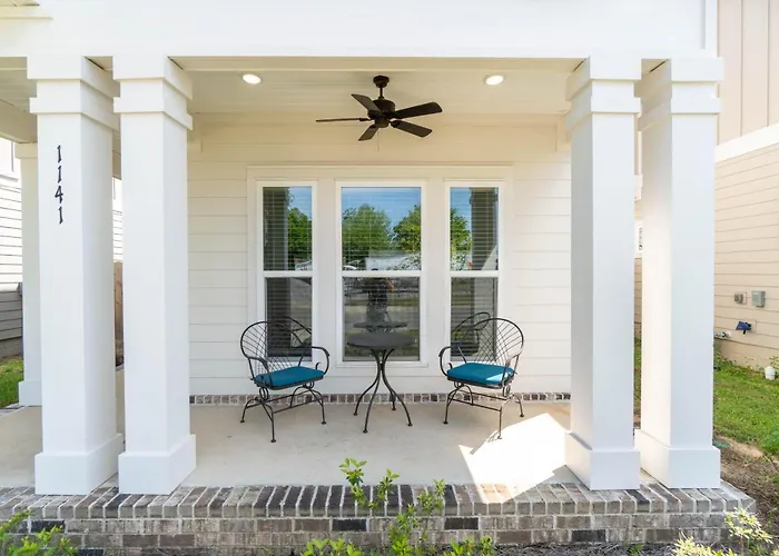 Urban Vista & Flat - Family Friendly, Downtown * Pensacola